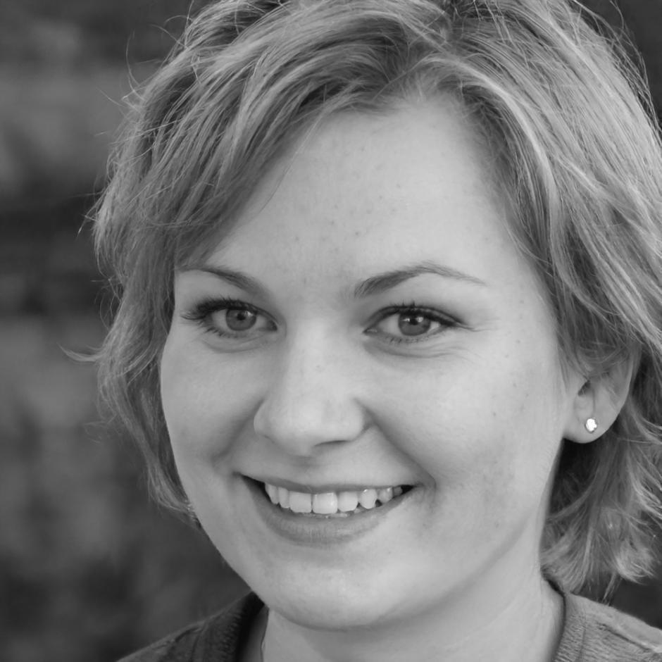 Portrait de Margaux Leblanc, ancienne stagiaire devenue consultante SEO